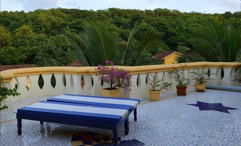 Bougainvillea Guest House Candolim Esterno foto