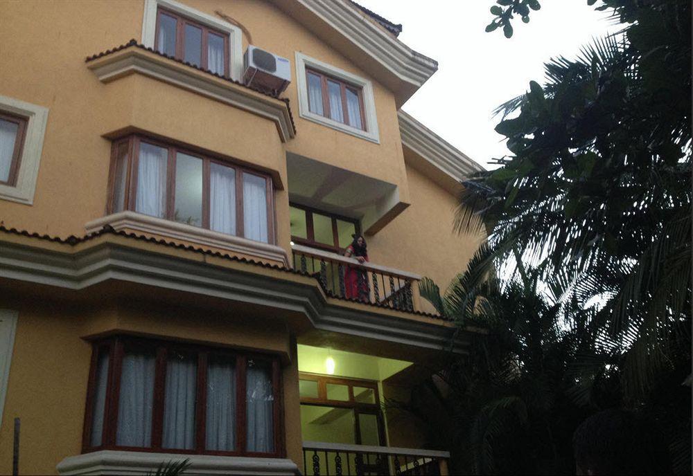 Bougainvillea Guest House Candolim Esterno foto
