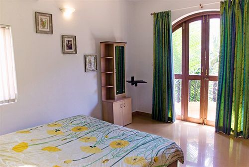 Bougainvillea Guest House Candolim Esterno foto