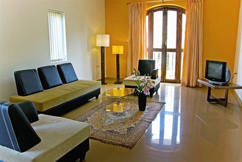 Bougainvillea Guest House Candolim Esterno foto