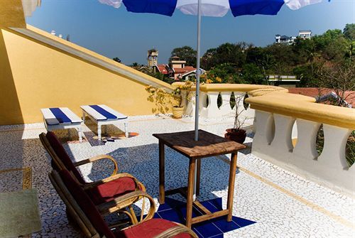 Bougainvillea Guest House Candolim Esterno foto