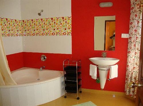 Bougainvillea Guest House Candolim Esterno foto