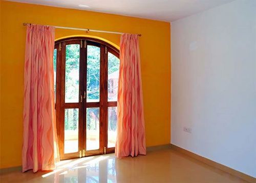 Bougainvillea Guest House Candolim Esterno foto