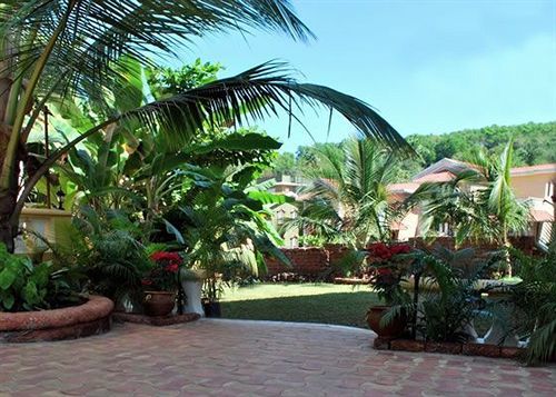 Bougainvillea Guest House Candolim Esterno foto
